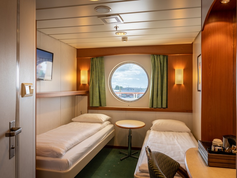 Polar Outside | Lower or middle deck for 2 travellers